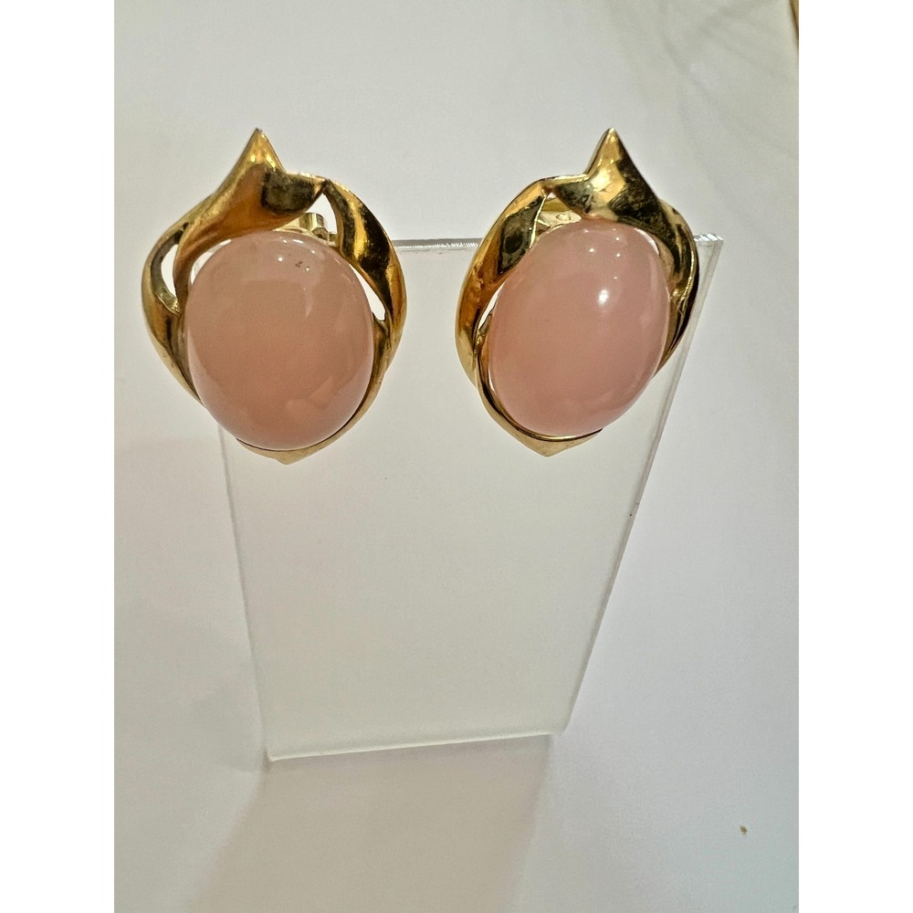 Signed Trifari Gold‎ Tone Soft Pink Cabochon Clip On Earrings Mid Century Modern